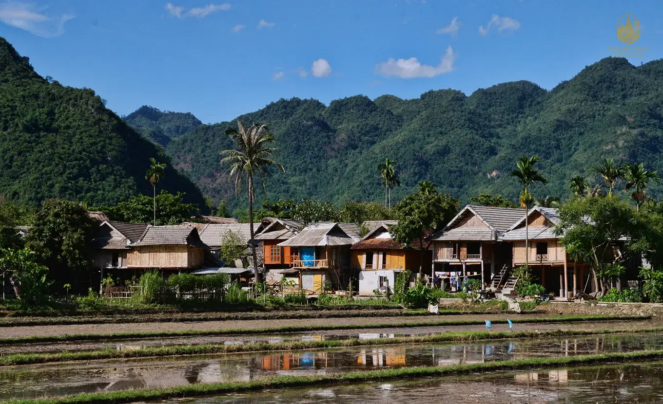 Ethnic Culture & Limestone Peaks: 8-Day North Vietnam Trekking, Villages & Bai Tu Long Cruise